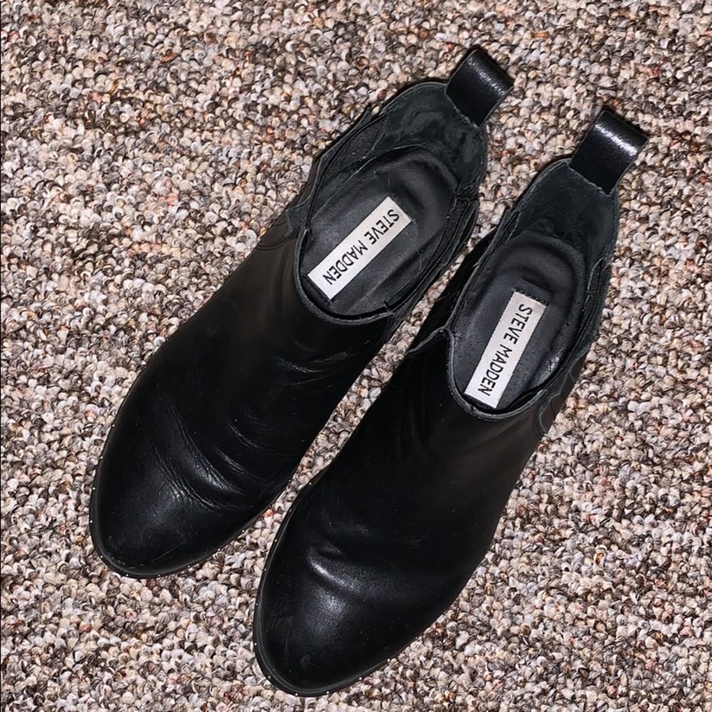 Steve Madden black leather booties